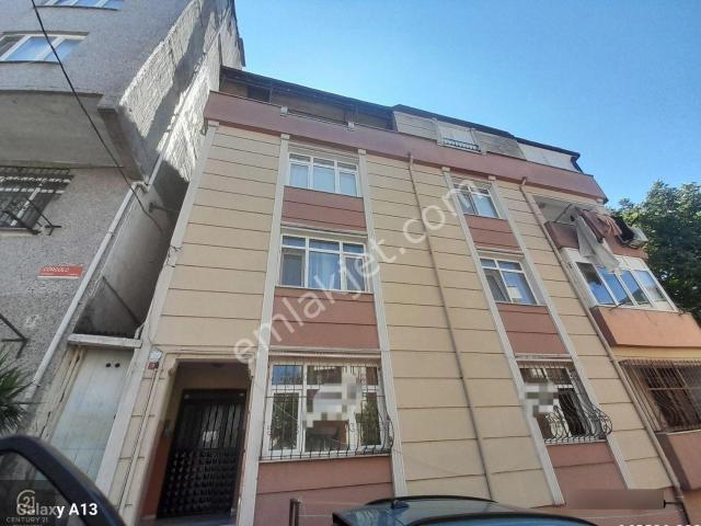 Metrobüse 10 Dk Yürüme Mesafesi Balkonlu Geniş Daire
