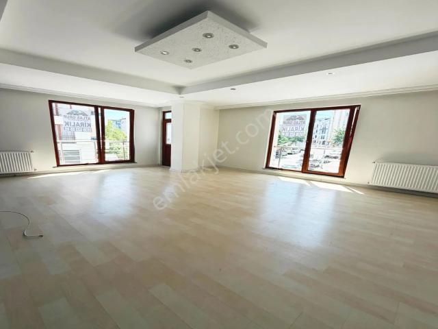 Metrobüse 4 Dk Güzelyurt Mah. 2+1 Çift Balkon Ön Cephe Kiralık