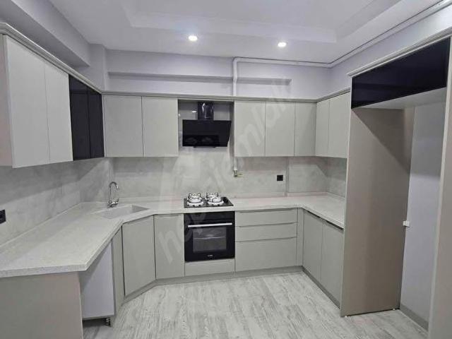 METROBÜSE KOMŞU BEYLİKDÜZÜ YAKUPLU MAH AMERİKAN MUTFAKLI 2+1 ŞIK DAİRE