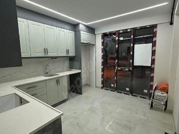 METROBÜSE KOMŞU BEYLİKDÜZÜ YAKUPLU MAHALLESİNDE ŞIK TASARIMLI 2+1 DAİREMİZ