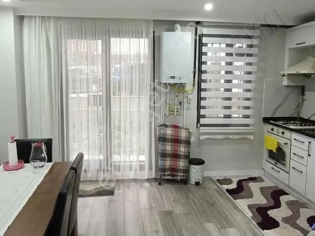 Metrobüse Yakın 2+1 Yeni Giriş Daire Merkez Sınırında