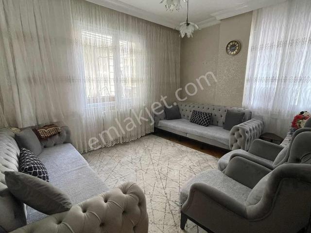 Metrobüse Yakın 3+1 Ferah Daire