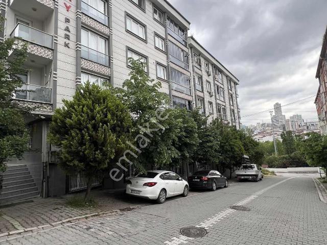 Metrobüse Yakın Geniş M2 Otoparklı Daire