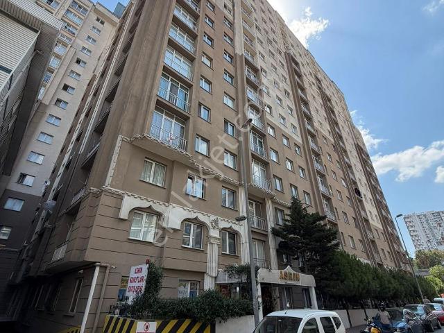 Metrobüse Yakın Site İçi Balkonlu 1+1 Daire