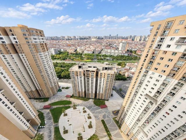 Metrobüse Yakın Site İçinde Kiralık 3+1 Daire