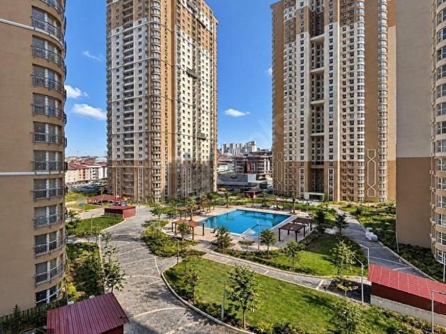 METROBÜSE YAKIN FULL DONANIMLI SİTE'DE 2+1 FIRSAT DAİRE