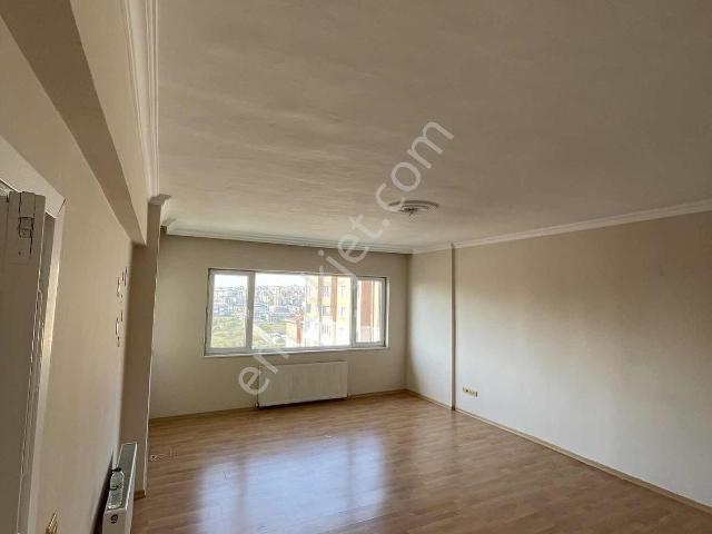 Metrobüse Yürme Mesafesinde Havuzlu Sitede Kiralık 3+1 Daire