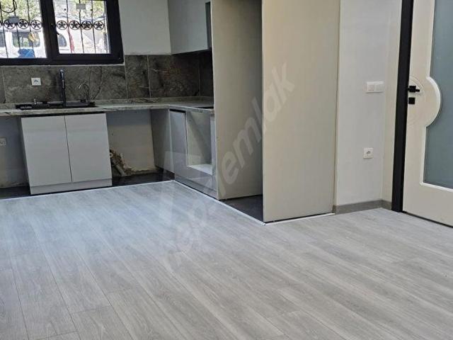 METROBÜSÜN DİBİNDE SIFIR 2+1 SATILIK BAHÇE KATI