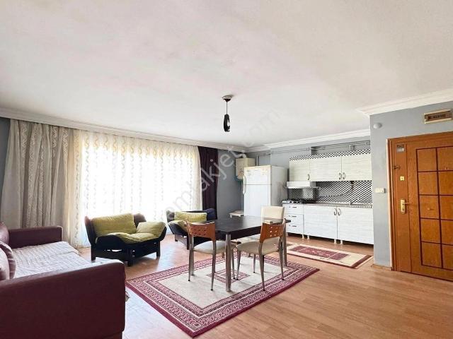 Metrobüsün Dibinde Full Eşyalı 1+1 Kiralık Daire