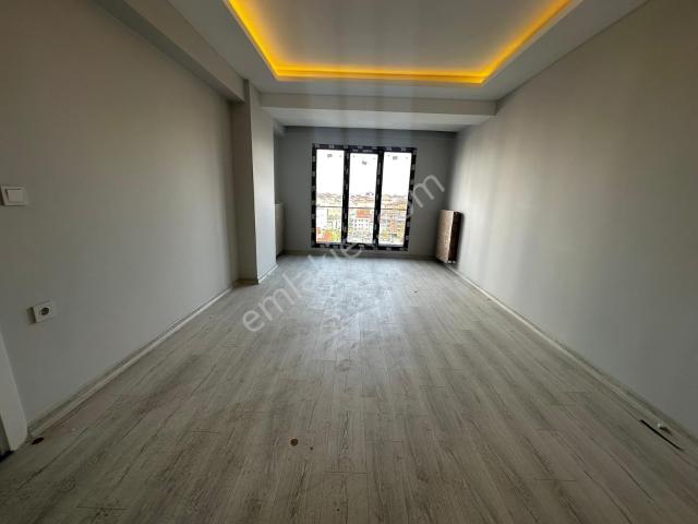 Metrobise 5 Dk Mesafede 3+1 Otoparklı