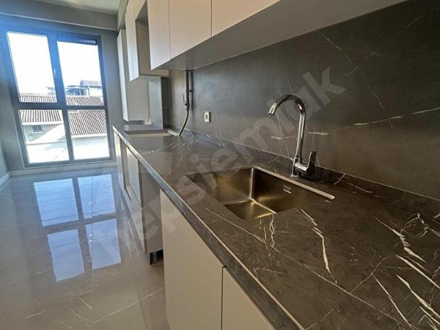 METROLİFE AVM METRO'YA 250 MT SİTE ÖZELLİKLİ KİRALIK SIFIR 2+1