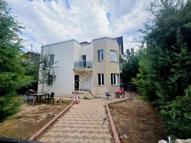 Metropol Emlaktan Bahçeli 4+1 Kiralık Villa