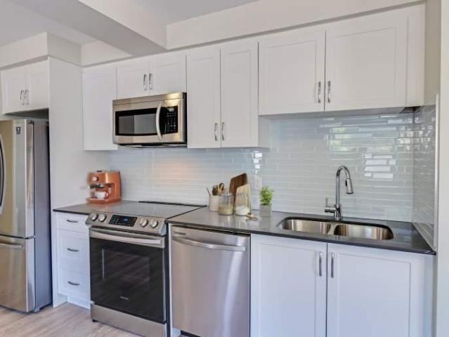 Metropolitan Apartments 1 Bedroom Apartment for Rent at 2837 Yonge St, Toronto, ON M4N 0A7 North Toronto