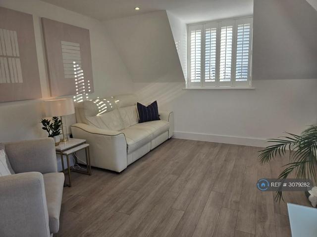 Metropolitan House, Ruislip, HA4 1 bed flat to rent £1,475 pcm £340 pw