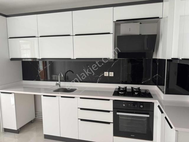 Metroya Ve Adliyeye 600m Full Yapılı 140 M2