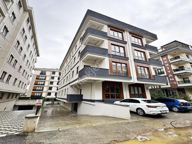 Metroya Yürüme Yakın Otoparklı Sıfır 3+1 Kiralık Daire