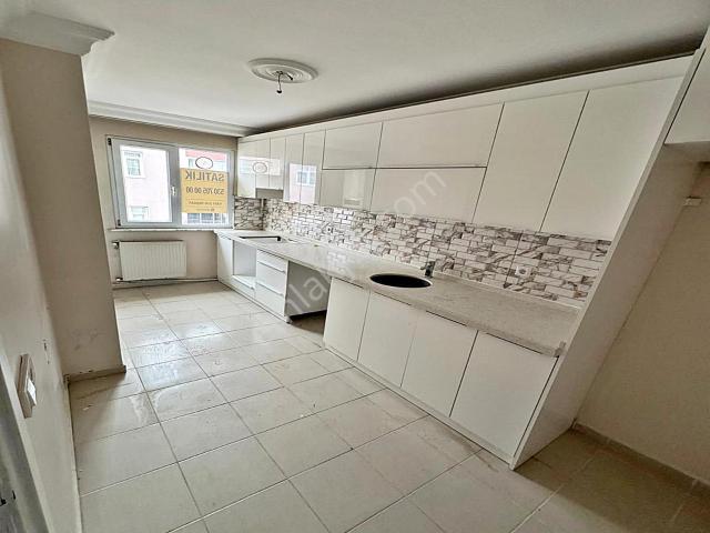 Metroya Yürüme Mesafe Balkonlu Geniş 2+1 Kiralık Daire