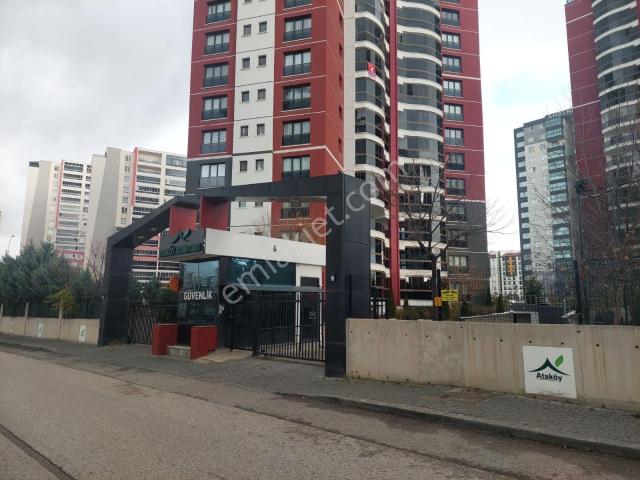 Metroya Yürüme Mesafesi Havuzlu Full Eşyalı 2+1 Kiralık Daire