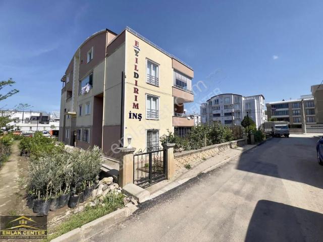 Metroya Yakın Bahçeli Nizam 2+1 Satılık Daire