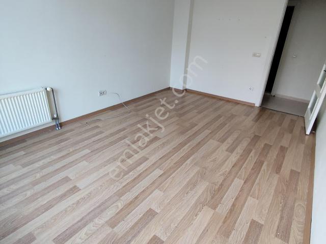 Metroya Yakın Fenertepe'de Satılık 2+1 Daire