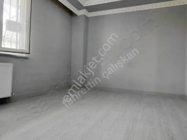 Metroya Yakın Kiralık 2+1 Yüksek Giriş Daire