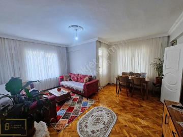 Metroya 10 Dk,arakat,balkon,ayrı Wc'li,içi Yapılı,geniş 3+1