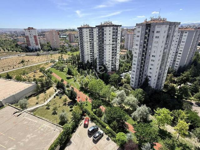 Metro'ya 600m Mesafede Yüzme Havuzlu Kiralık Eşyalı 1+1