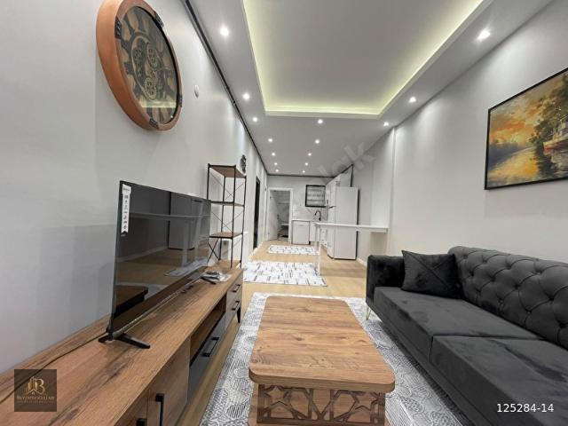 METROYAANA CADEYE YAKIN EŞYALI TERASLI DÜZ GİRİŞ BAHÇE KATI