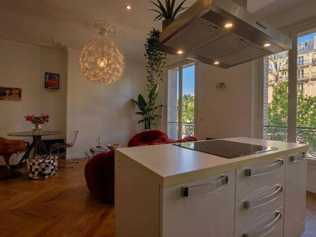 meublé 52m2 2ème étage refait à neuf 1 chambre