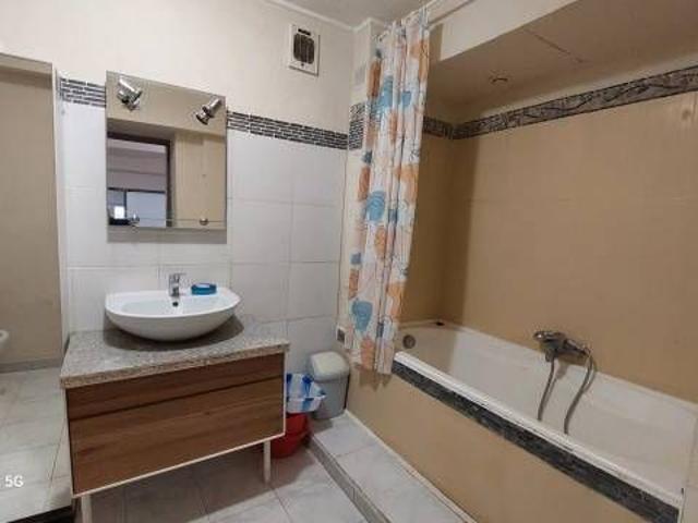 Meublé: Dans le var, deux pièces de 32m²