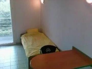 Meublé: Studio avec parking et balcon