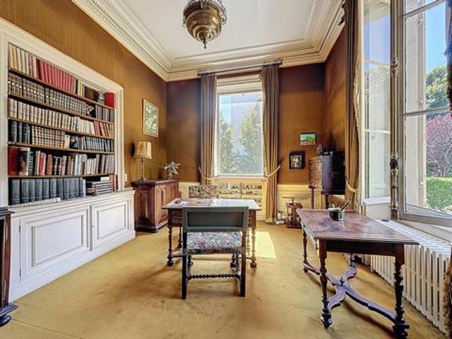 Meudon 92190 Appartement de standing, 189m², 2 terrasses de 17 et 31m², Cave 56m², grand jardin