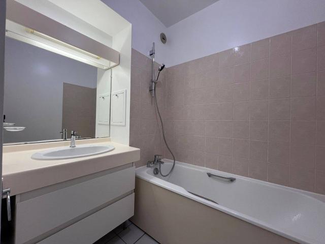 Meudon centre, 2 pièces 49m², parking sous sol, bon état 1305€ p