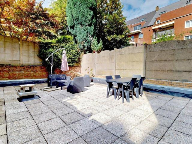 MEUDON: STUNNING 1 BEDROOM APARTMENT, 45 M² + 70 M² TERRACE