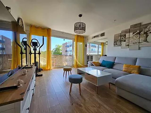 Meulan en Yvelines 78250 Location appartement 4 pièces t4 au dernier étage cave