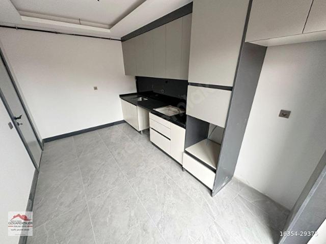 MEVKİSİNİN TEK SIFIR BİNASI 3+1 GİYİNME ODALI YERDEN ISITMALI