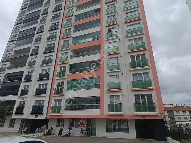 Mevlana Mahallesinde 3+1 Satılık 135 M2 Genişliğinde Yüksek Kat 5 Yıllık Full Yapılı Daire