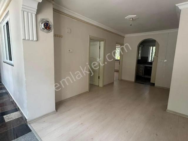 Mevlana Mh. Kocatepe Cami Yakını Kiralık 3+1 Giriş Kat Daire
