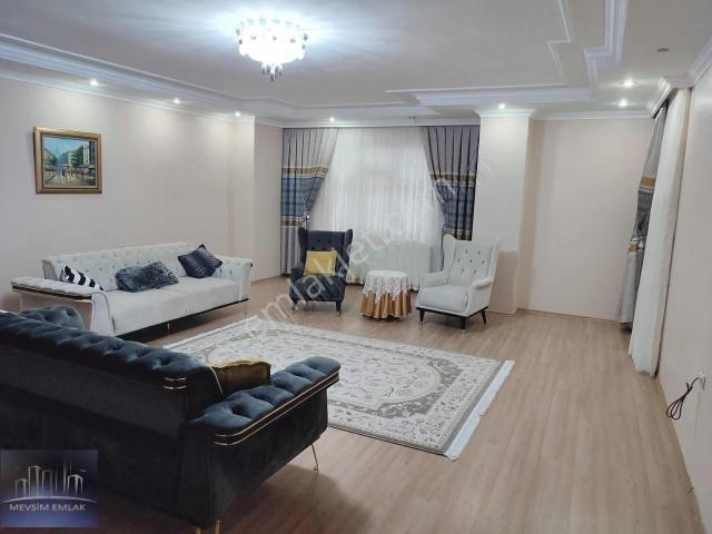 Mevsim Emlaktan Gölbaşında 240 M2 Satılık 3+1 Daire Park Cepheli