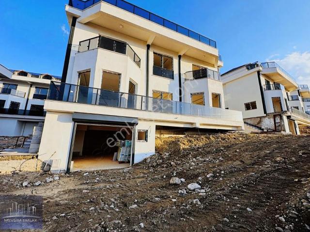 Mevsimemlaktan Çevre Yoluna Sıfır Satılık6+2 Tripleks Lüks Villa