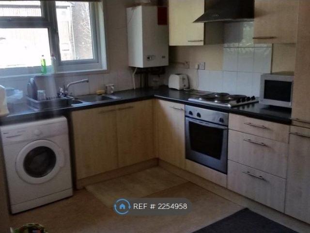 Mewburn, Peterborough PE3, 3 bed terraced house to rent, £1,000 pcm | PrimeLocation