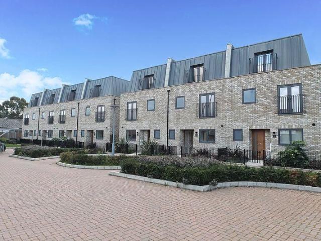 Mews Close, Harrow HA1, 4 bed town house to rent, £2,995 pcm | PrimeLocation