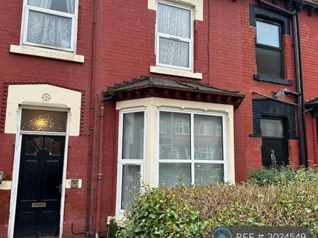 Mexborough Avenue, Leeds, LS7 1 bed flat to rent £685 pcm £158 pw