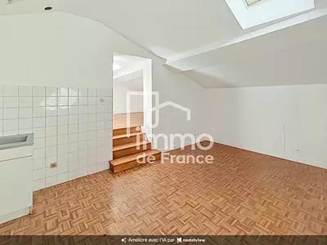 Meximieux 01800 Achat / Vente appartement 2 pièces t2 au dernier étage cave