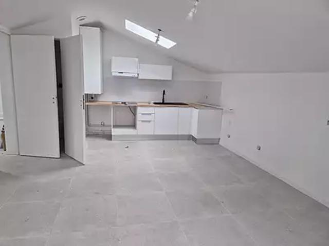 Villieu Loyes Mollon 01800 Location appartement 3 pièces t3 au dernier étage parking
