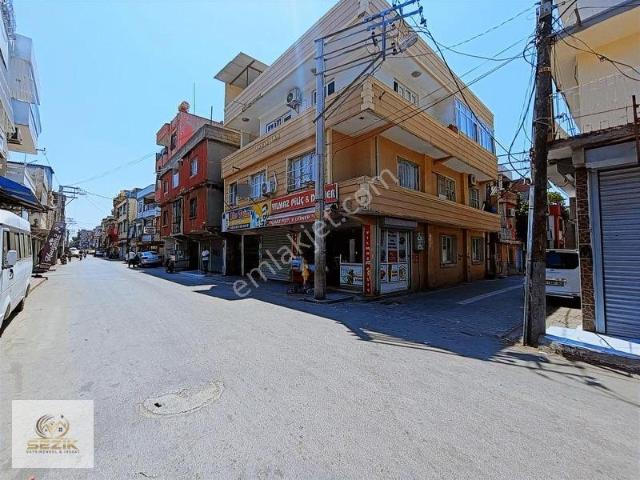 Meydan Caddesi Üzeri Köşe Başı 2/adet İş Yeri 2/adet Daire