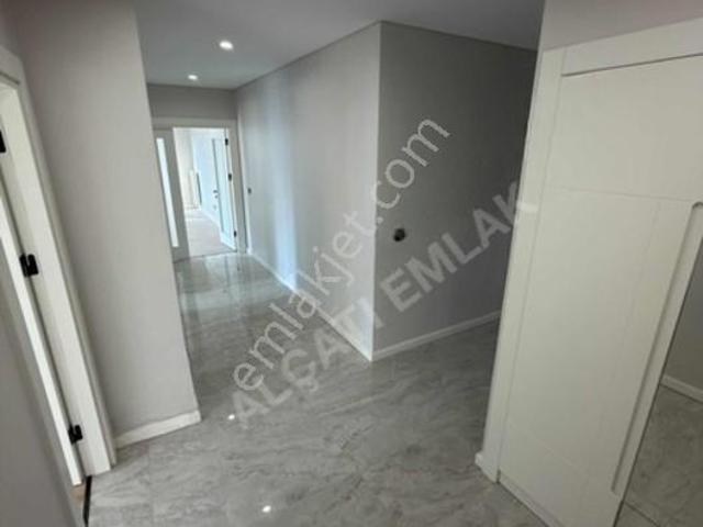 Meydan Başakşehir Satılık 4+1 Büyük Tip Peyzaj Manzara Tadilatlı