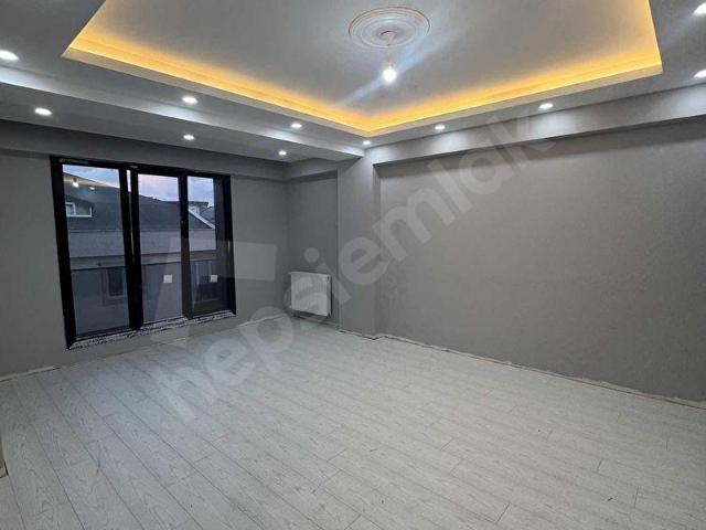 MEYDAN KONUMLU 2+1 90M2 SATILIK ARAKAT DAİRE