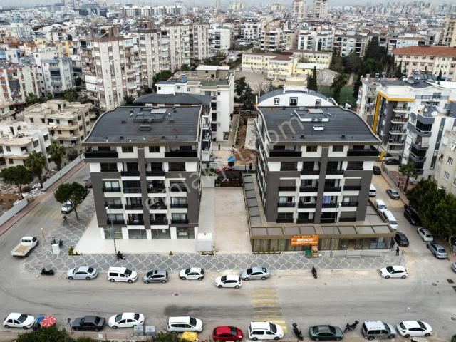 Meydan Kavşağında K.otoparklı Site İçi Lüks 2+1 Daire