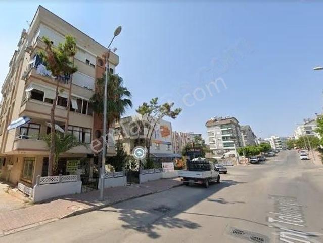 Meydan Kavağında Satılık 1+1 Doğalgazlı Giriş Kat Daire